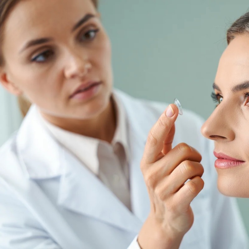 Contact lens consultation